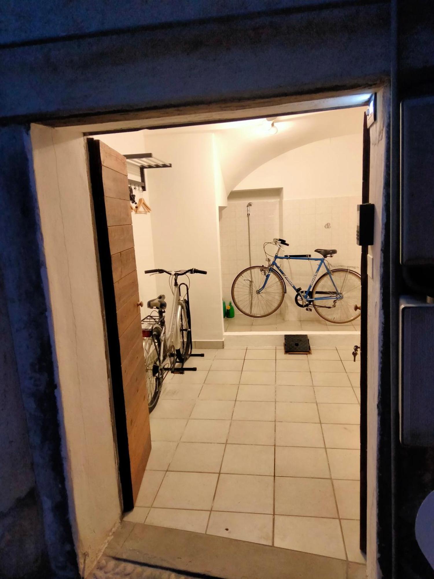 Casa Storta - Cycle Garage Con Biciclette Villa Pisogne Eksteriør bilde
